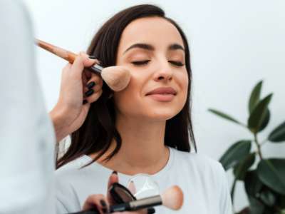 professional-make-up-artist-doing-glamour-model-ma-2023-11-27-05-02-24-utc (2)